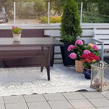 4 Bedroom Pet Friendly In *