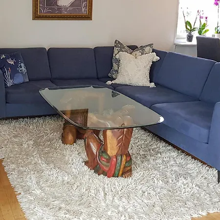4 Bedroom Pet Friendly In *