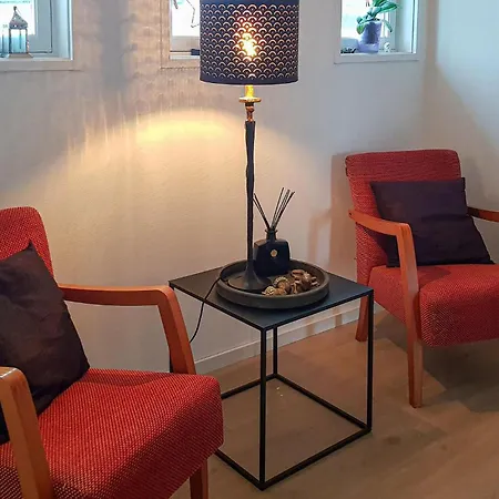 4 Bedroom Pet Friendly In Holiday home *